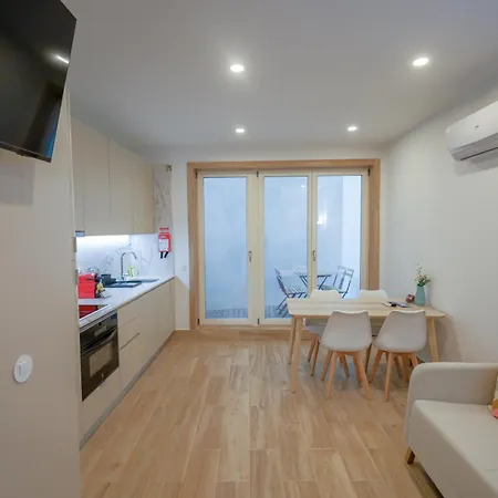 Martires Sweet Apts By Portocityhosts Exterior photo